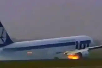 Pilot, İniş Takımları Açılmayan Uçağı Başardı!